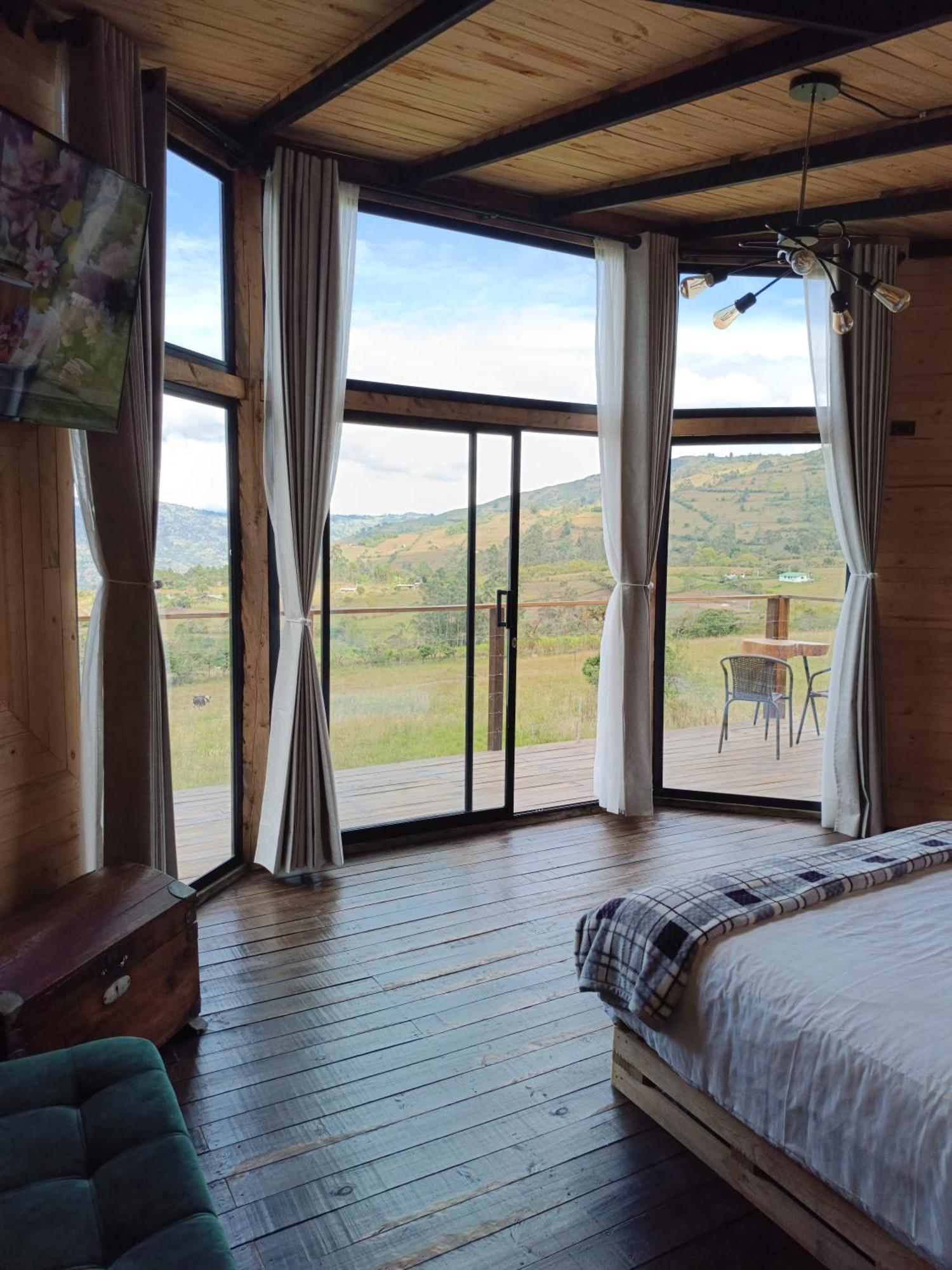 Al Aire Libre En Cundinamarca - Tiny House - Glamping Caelum Machetá