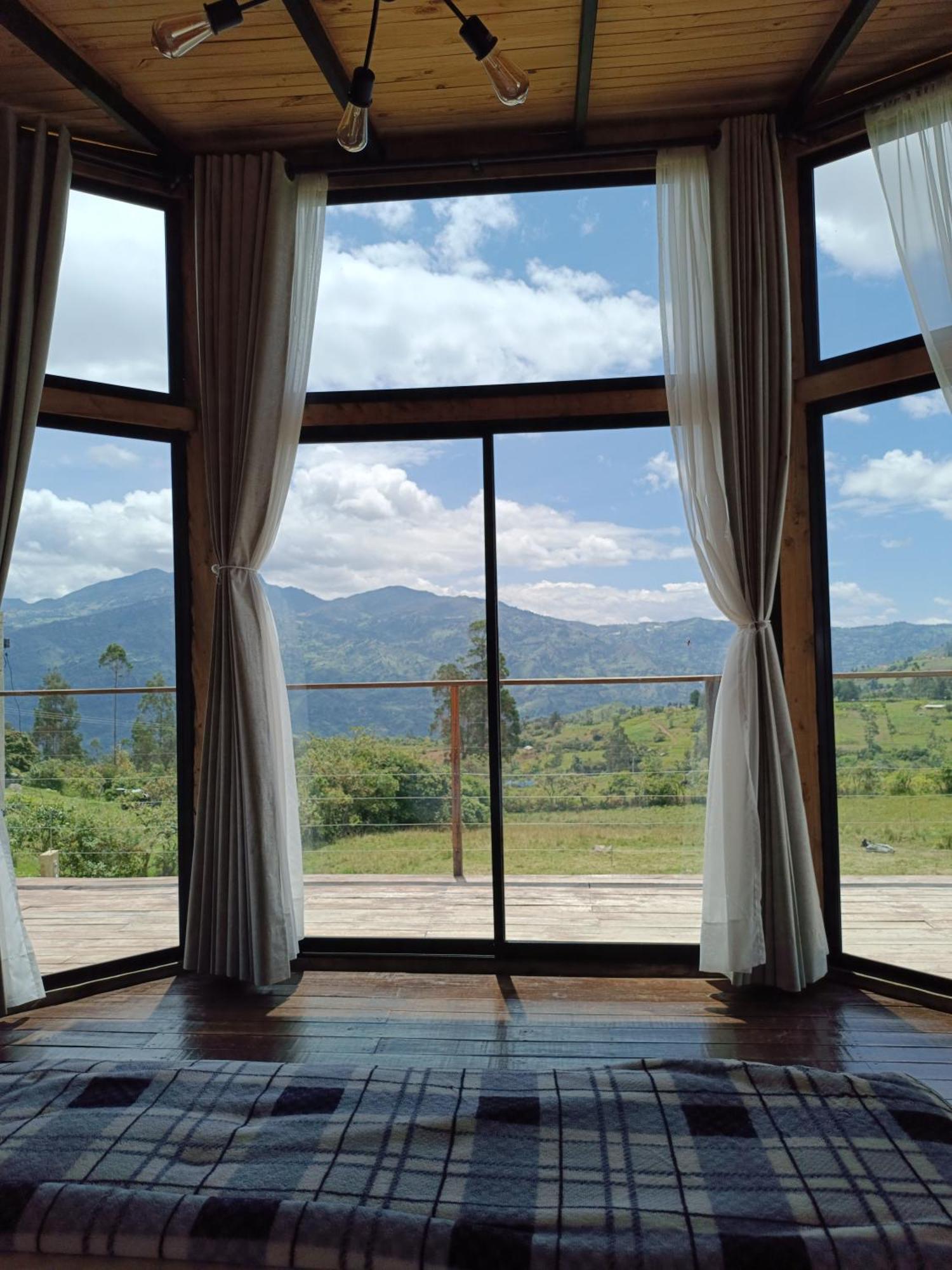 Chalet Al Aire Libre En Cundinamarca - Tiny House - Glamping Caelum